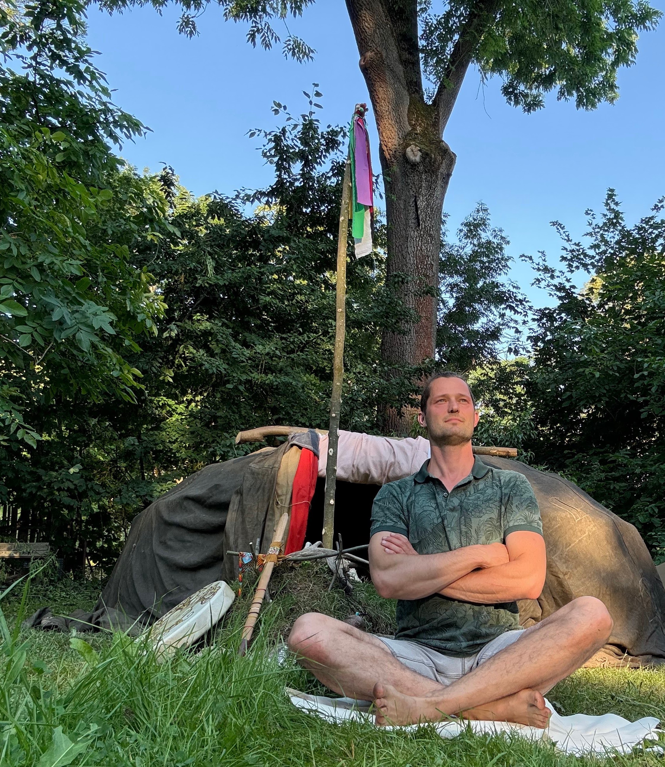 Tomáš Hercig by the sweat lodge